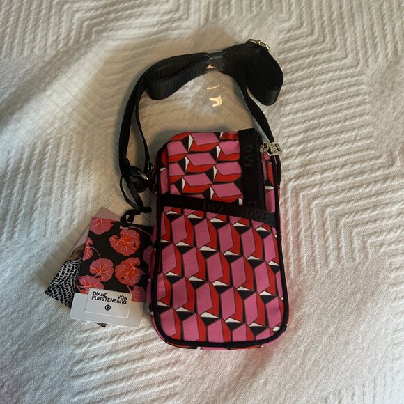 NWT Sold-Out DVFxTarget Travel Bag Collection - Picture 3 of 16